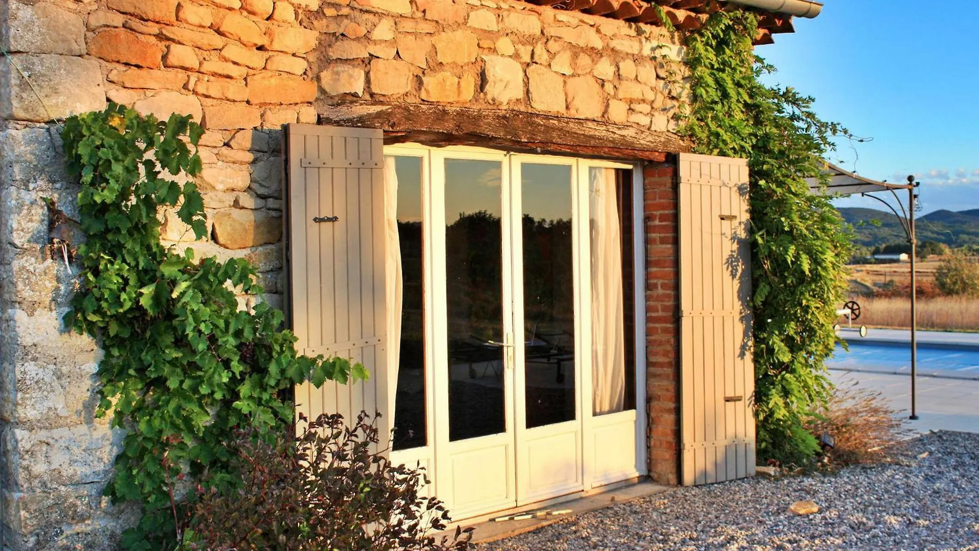 Mazette ! Villa Saint-Sauveur-de-Cruzieres